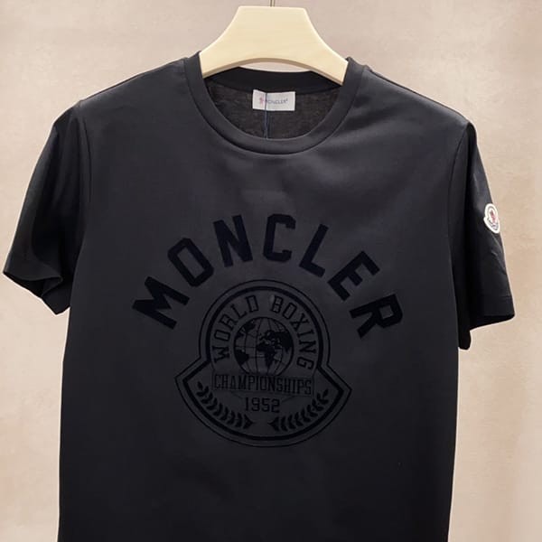 目を惹くカラーモンクレール フロッキープリント ロゴ Ｔシャツ パチモン2色 moa19539